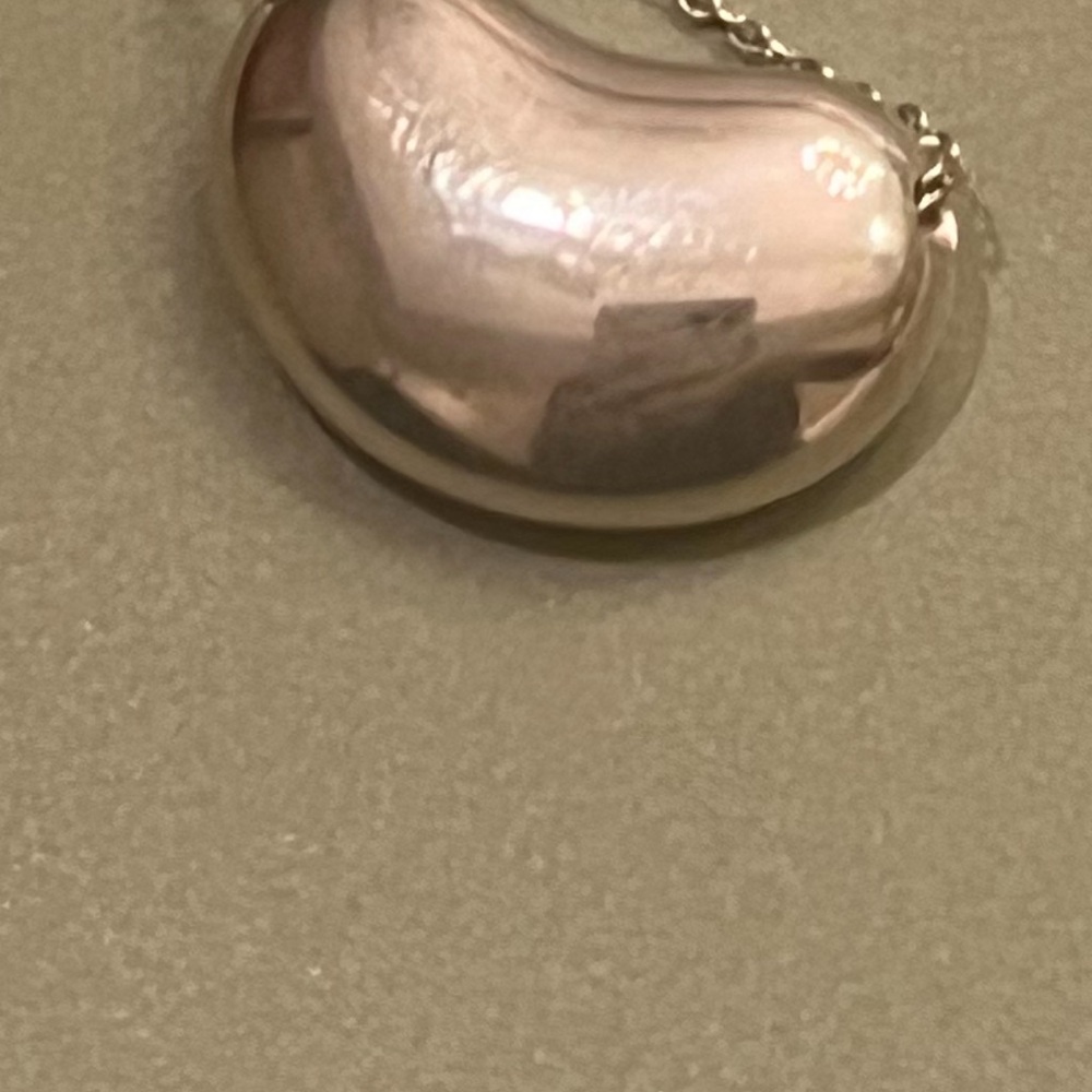 Tiffany and CO Elsa Peretti®
Bean® design Pendant
in Sterling Silver, 18 mm